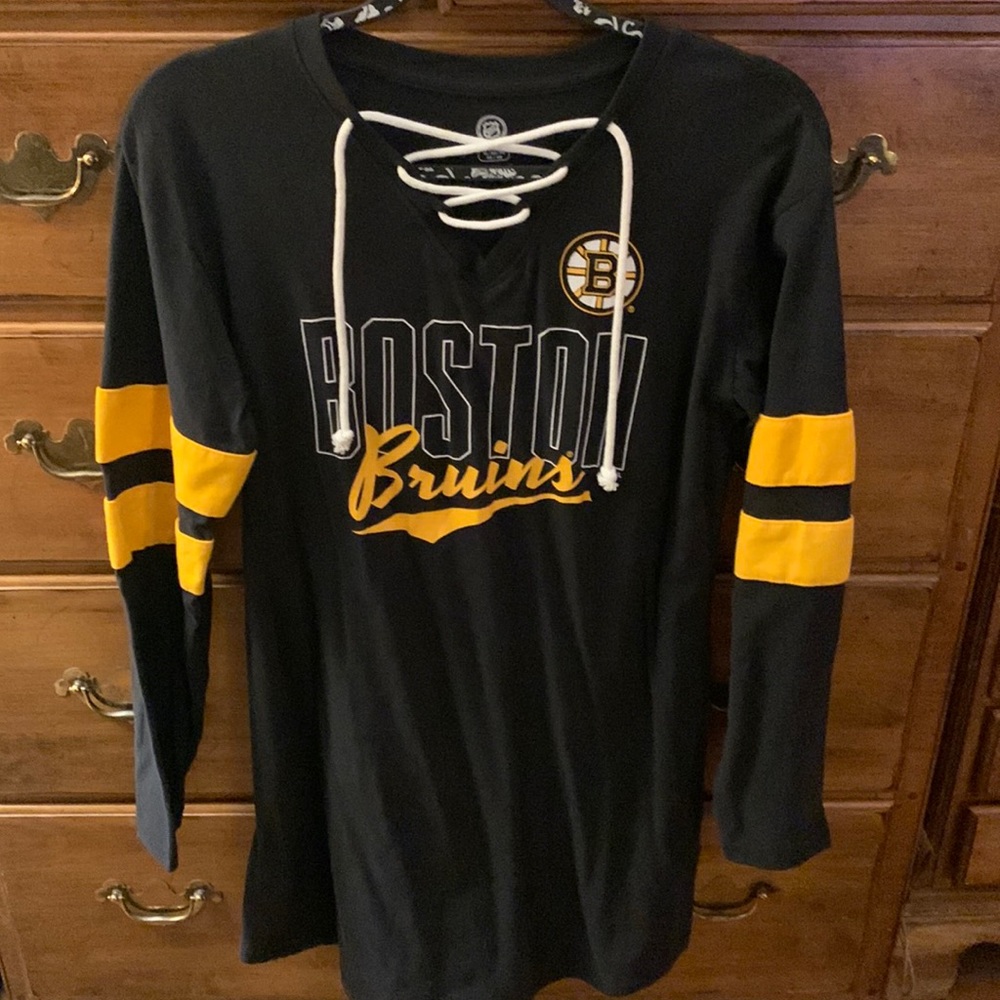 🐻_/.\.🐻 NWOT Boston Bruins Hockey Fan Longsleeve shirt.